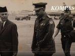 Jenderal-AH-Nasution-berpeci-terlihat-dikawal-oleh-Kapten-Pierre-Tendean-345454.jpg