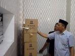 KPUPalopo-Sulawesi-Selatan-menerima-logistik-Pemilu-2024-berupa-tinta-sebanyak-1012-Botol.jpg