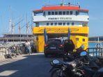 Kapal-Feri-berlabuh-di-Bira-Bulukumba.jpg