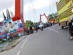 Kecelakaan-terjadi-antar-pengendara-motor-dan-truk-di-dekat-jembatan-kembar-1.jpg
