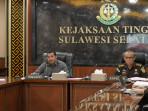 Kepala-Kejati-Sulsel-Agus-Salim-kiri-memimpin-ekspose-perkara.jpg