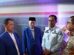 Kepala-LLDIKTI-IX-Andi-Lukman-berkunjung-ke-Stand-Unismuh-Makassar.jpg