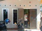 Kepolisian-Sektor-Polsek-Tempe-Polres-Wajo-saat-olah-TKP-kasus-pencurian-rumah-di-Jl-Dahlia.jpg