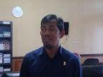 Ketua-DPRD-Sinjai-Jamaluddin-saat-memberi-keterangan-pers-di-kantornya.jpg