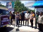 Ketua-KPU-Luwu-Abdullah-Sappe-Ampin-Maja-melepas-penyaluran-logistik-pemilu-2024.jpg