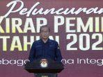 Ketua-KPU-RI-Hasyim-Asyari-saat-memberi-sambutan-pada-acara-peluncuran-Kirab-Pemilu-2024.jpg
