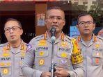 Kombes-Latif-Usman-tengah-saat-konferensi-pers-34435.jpg
