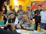 Kombes-Pol-Mokhamad-Ngajib-saat-menggelar-Konferensi-Pers-di-Mapolrestabes.jpg