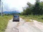 Kondisi-jalan-rusak-di-Poros-Meli-Radda-Kecamatan-Baebunta-Luwu-Utara-Rabu-1742024.jpg