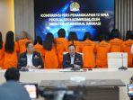 Konferensi-pers-penangkapan-12-WNA-PSK.jpg