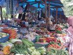 Lapak-pedagang-bahan-pokok-di-Pasar-Karisa-Kecamatan-Binamu-p.jpg