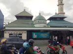 MASJID-TUA-Suasana-Masjid-Jami-Nurul-Muminin-yang-berdiri-sejak-1835.jpg