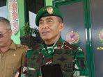 Mayjen-Tri-Budi-Utomo-saat-diwawancarai-di-Makodim-0910-213443.jpg