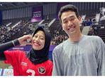 Megawati-Hangestri-dan-Ko-Hee-jin-berfoto-bareng-saat-berada-di-SEA-Games-2023-Kamboja.jpg