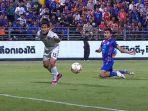 Momen-Asnawi-Mangkualam-nyaris-cetak-gol-kelas-dunia.jpg
