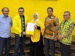 Momen-Waketum-DPP-Golkar-Ahmad-Doli-serahkan-rekomendasi-ke-Erna-Rahmat12.jpg