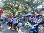 PASAR-TUMPAH-Sehari-jelang-Iduladha-warga-ramai-ramai.jpg