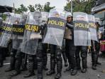 PERSONEL-POLRI-Ilustrasi-polisi-amankan-demo-di-Jakarta-pada-6-Oktober-2025.jpg