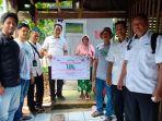 PT-Semen-Tonasa-menyerahkan-bantuan-jamban-sehat-di-3-Desa-di-Kabupaten-Pangkep.jpg