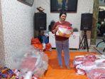Pebisnis-Pernak-pernik-17-Agustusan-Kartini-Mappa-saat-ditemui-di-rumahnya-di-Jln-Kerung-kerung.jpg