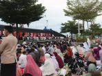 Pelaksanaan-salat-Idulfitri-di-Pantai-Losari-pada-April-2024-kemarin-123432.jpg