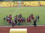 Pelatih-PSM-Makassar-Bernardo-Tavares-saat-sesi-latihan-di-Stadion-GBH-Kota-Parepare-1.jpg