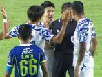 Pemain-PSIS-Semarang-protes.jpg