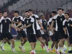 Pemain-Timnas-Indonesia-melakukan-latihan.jpg