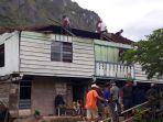Penampakan-rumah-warga-di-Desa-Mandatte-diterjang-angin-puting-beliung.jpg