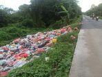 Penampakan-sampah-di-dekat-jembatan-Jl-Poros-Antang.jpg