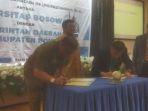 Penandatanganan-MoU-Bupati-Bone-Andi-Fahsar-M-Padjalangi-bersama-Rektor-Unibos.jpg