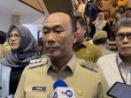 Penjabat-Pj-Gubernur-Sulsel-Prof-Zudan-Arif-Fakrulloh-usai-Rapat.jpg