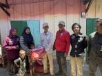 Penyerahan-bantuan-oleh-Dinsos-Palopo.jpg