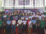 Penyerahan-hadiah-kepada-juara-Open-Tournament-Kejuaraan-Nasional.jpg