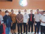 Peradi-Manokwar-lapor-Hotman-Paris.jpg