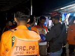 Personil-gabungan-menghentikan-proses-pencarian-korban-tenggelam-di-sungai-walanae-wajo.jpg