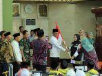 Pj-Bupati-Takalar-Setiawan-Aswad-melepas-274-jemaah-haji-kloter-19.jpg