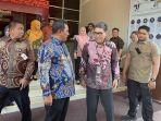 Pj-Gubernur-Sulsel-Bahtiar-saat-berada-di-Pengadilan-Tinggi.jpg