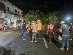 Pohon-tumbang-kembali-terjadi-di-Kabupaten-Maros-Sulawesi-Selatan-Minggu-1412023.jpg