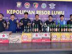 Polres-Luwu-mengamankan-puluhan-botol-miras-berbagai-merk-jelang-tahun-baru-2023.jpg