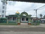 Potret-pintu-gerbang-Mesjid-Al-Mujahidin-yang-berlokasi-di-Jalan-Sungai-Citarum-2024444.jpg