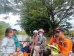Proses-evakuasi-warga-terdampak-banjir-oleh-BPBD-Kota-Makassar-Kamis-1622023.jpg