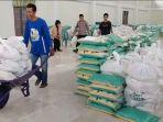 Proses-pendistribusian-7-ribu-paket-logistik-Ramadan-ke-40-desa-dan-15-kelurahan-barru.jpg