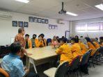 Puluhan-mahasiswa-Program-Studi-Kewirausahaan-UNM-kunjungan-ke-Kantor-Tribun-Timur.jpg