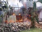 BREAKING NEWS: Rumah Haji Fatimah di Sinjai Timur Ludes Dilalap Api, Emas 70 Gram Ikut Terbakar
