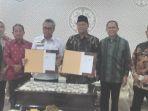 Rektor-UT-laksanakan-penandatangan-MoU-08102022.jpg