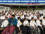 Ribuan-santri-nonton-langsung-laga-Timnas-Indonesia.jpg