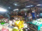 Salah-satu-penjual-Minyak-Goreng-yang-tersedia-di-Pasar-Antang.jpg