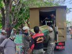 Satpol-PP-Tertibkan-Pedagang-Kaki-Lima-di-Jl-Persatuan-Raya-Sinjai.jpg