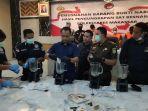 Satuan-Reserse-Narkoba-Polrestabes-Makassar-memusnahkan-barang-bukti-sabu-1124-gram.jpg